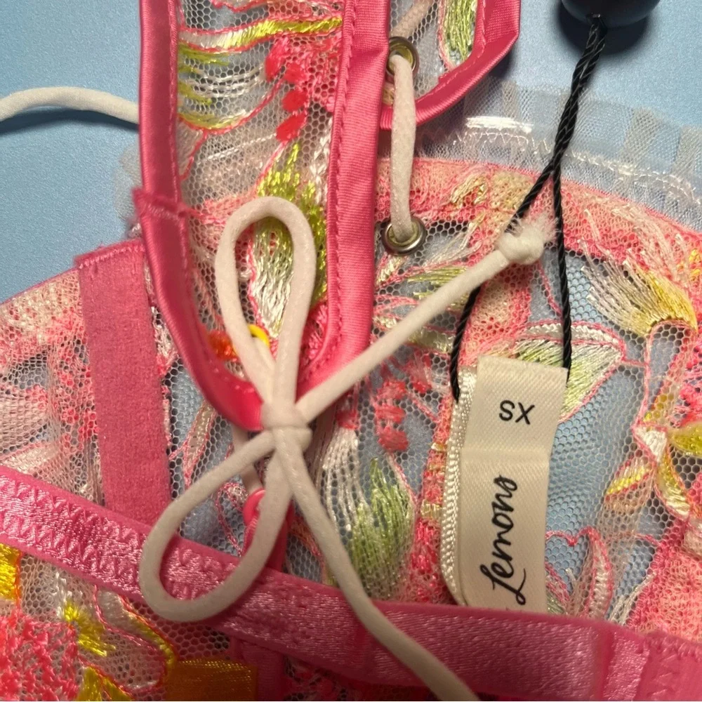 NWT For Love & Lemons x Victoria’s Secret Pink Underwire Lace Bra Size‎ XS